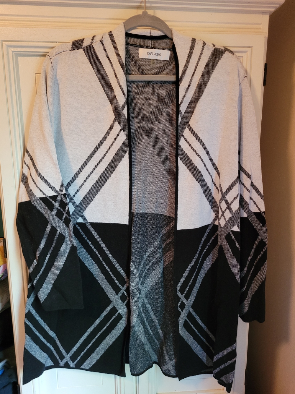 Jones Studio Black and White Knit Cardigan